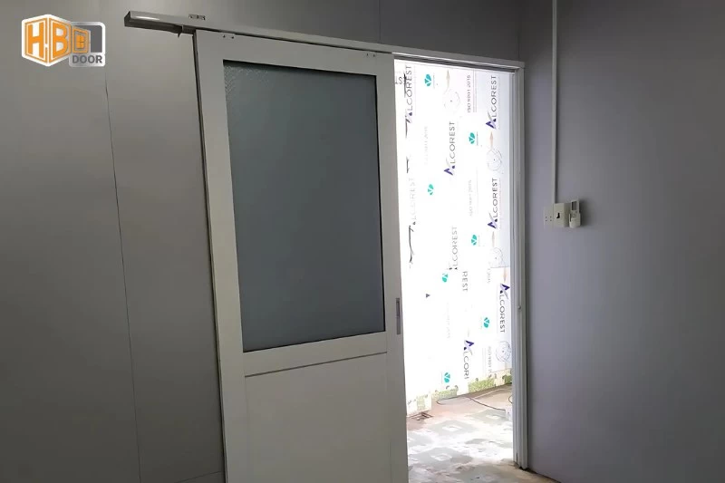 cửa lùa nhôm cỏ