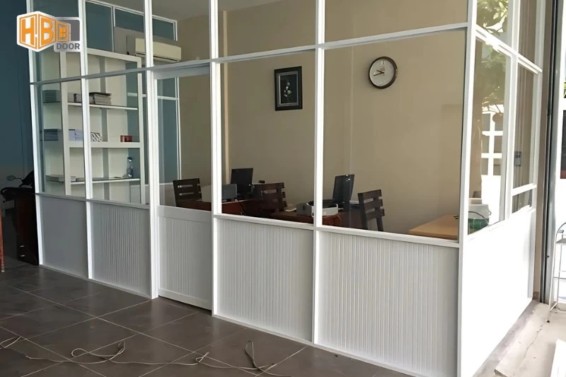 Cửa lùa nhôm cỏ là gì? Ưu, nhược điểm và 10 phân loại phổ biến