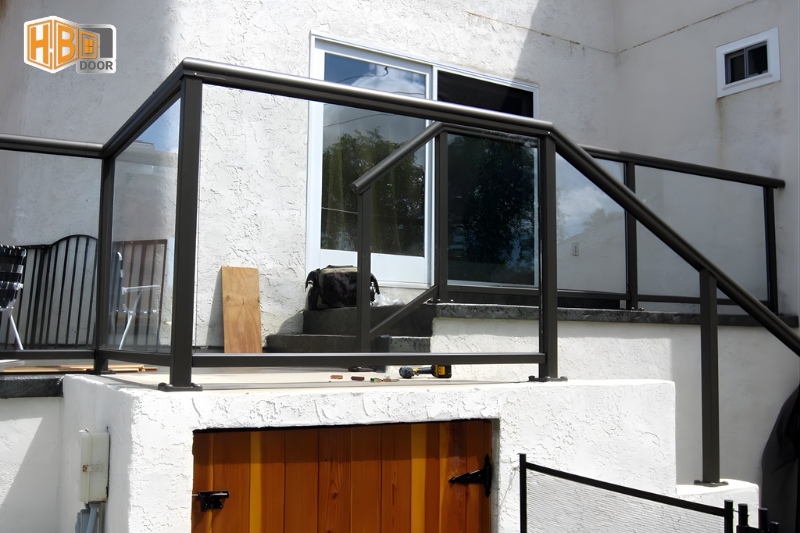 lan can nhôm xingfa